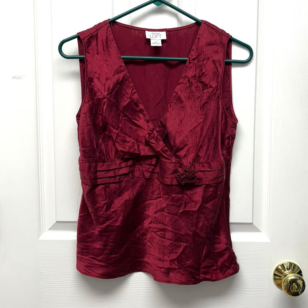 Loft Blouse Silk Burgundy Red Sleeveless V Neck, Floral Accent, Women's Size 8